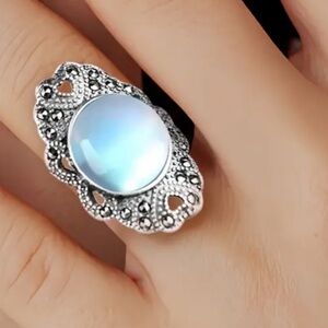 Vintage Boho 925 Sterling Silver Moonstone Ring.